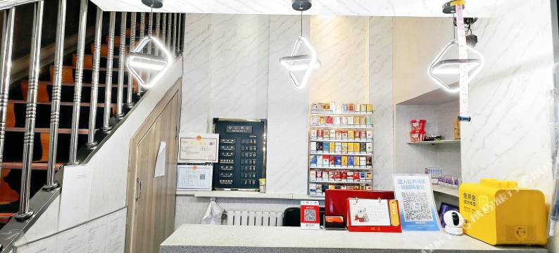 宜家轻住宾馆(中华巴洛克店)图片