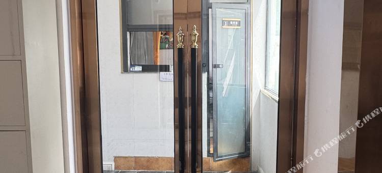 壤塘悬天宾馆图片