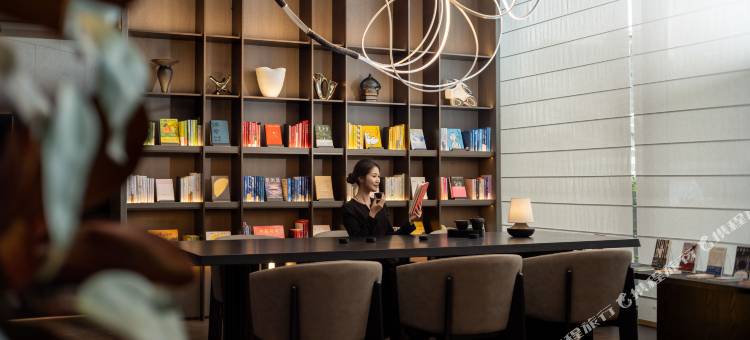 深圳平湖罗山科技园亚朵酒店图片