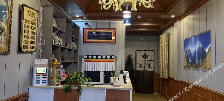 久治多美藏家酒店图片