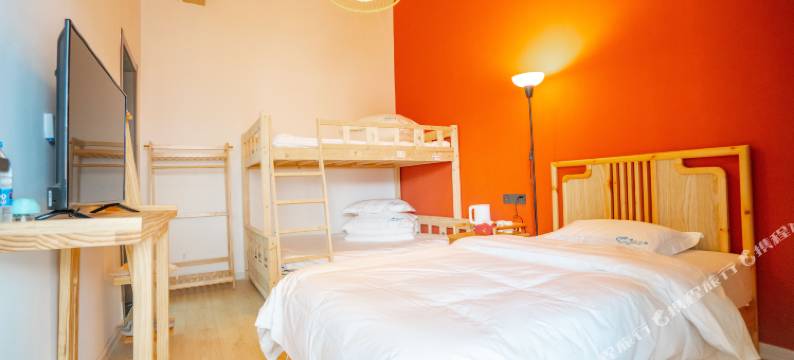 茶卡镜上小憩民宿图片