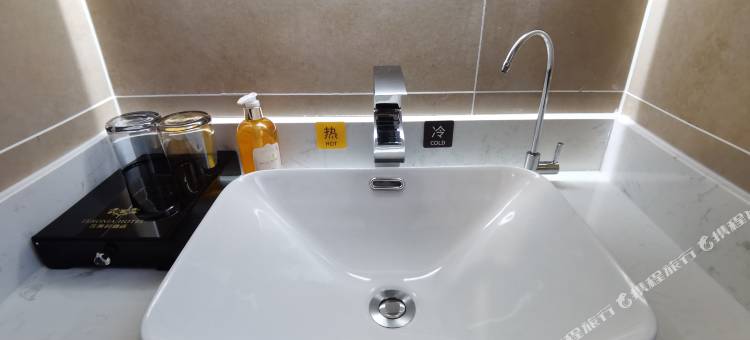 花美时酒店(泰安东平金汇商业街店)图片