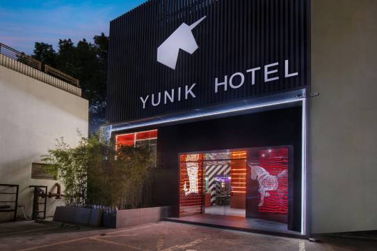 YUNIK电竞酒店(上海延安西路店)