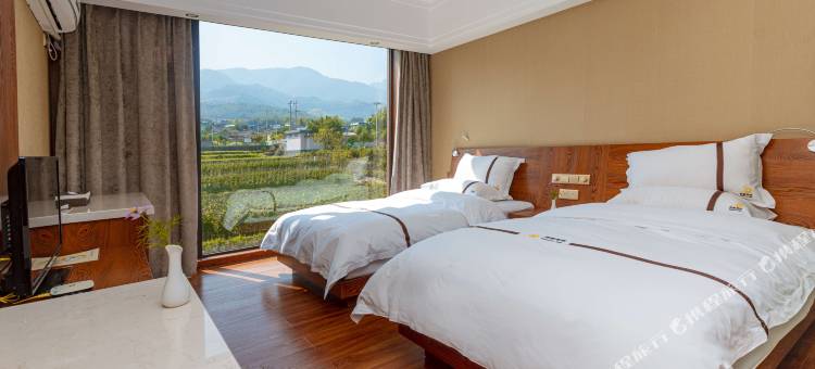 盈江凤凰温泉假日酒店图片