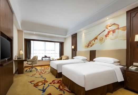 Vienna International Hotel (Guangzhou  Baoneng Performing Arts Center Jinfeng Station Branch))) Hotel Overview