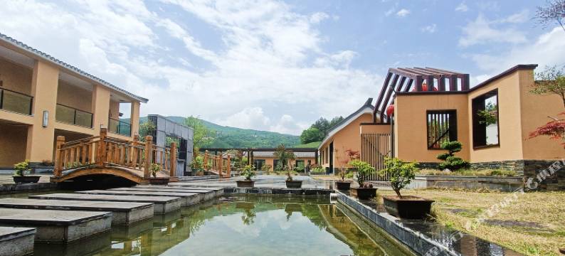 保康西岭山居图片