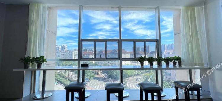 日照陌梵铂曼酒店(岚山区政府一中店)图片