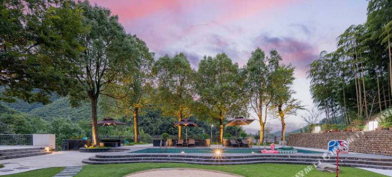 隐水四缘温泉民宿(星潮营地乐园店)图片