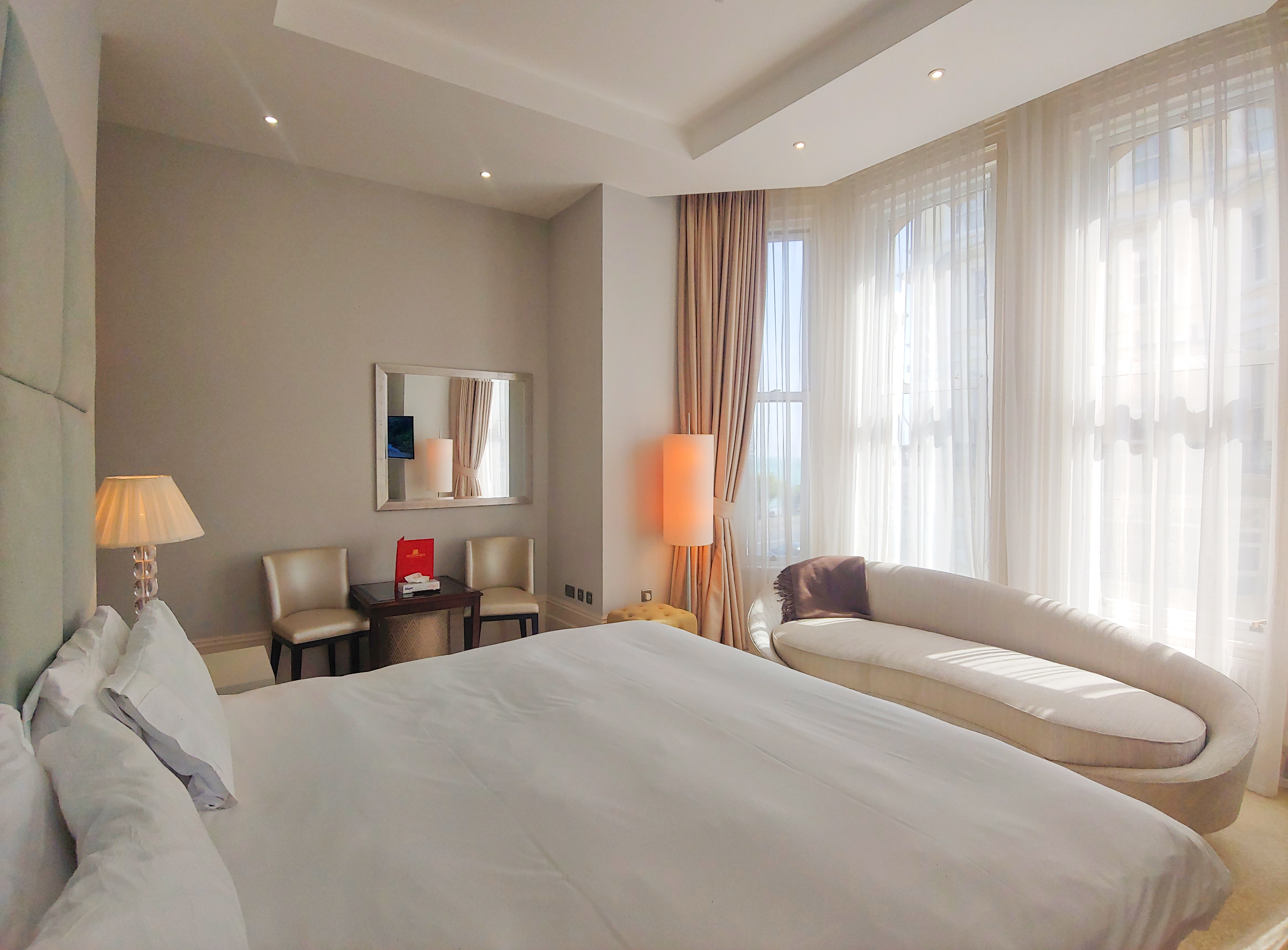 The Chatsworth HotelOver view