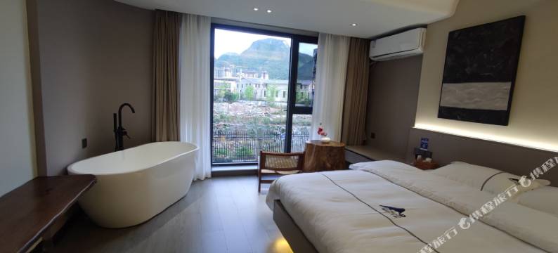 南岭·半舍酒店(凯里学院高铁南站店)图片