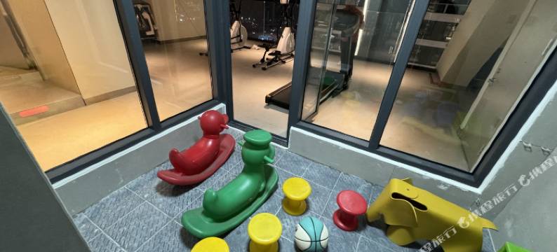 Cháo·巢·天际江景艺术美宿(告庄星光夜市店)图片