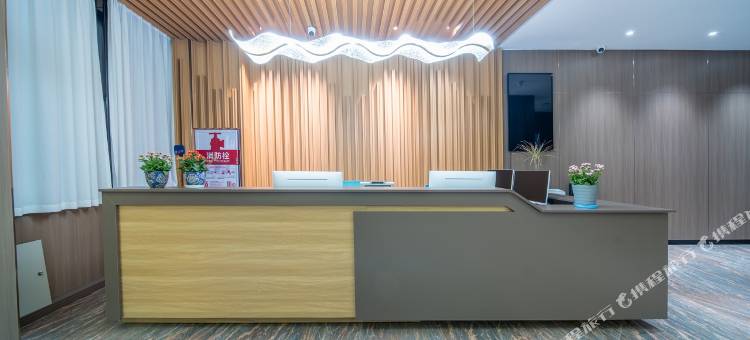 龙苑酒店(焉耆县人民广场店)图片
