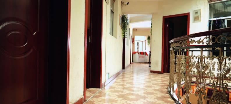 拉萨城中岗嘎雪宾馆(大昭寺八廓街店)图片