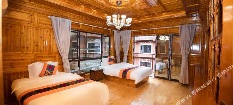 黑水彩林之畔藏舍民宿图片