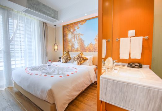 Longemont Yes HotelHotel Overview