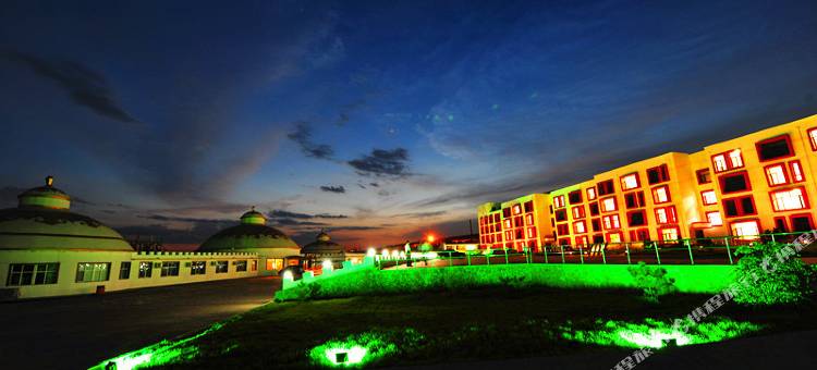 察尔湖度假酒店图片