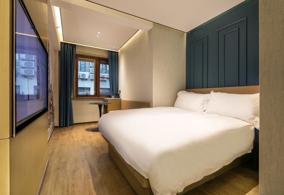 Jinglai Hotel Light Luxury (Shanghai Bund Nanjing East Road Pedestrian Street)Hotel Overview