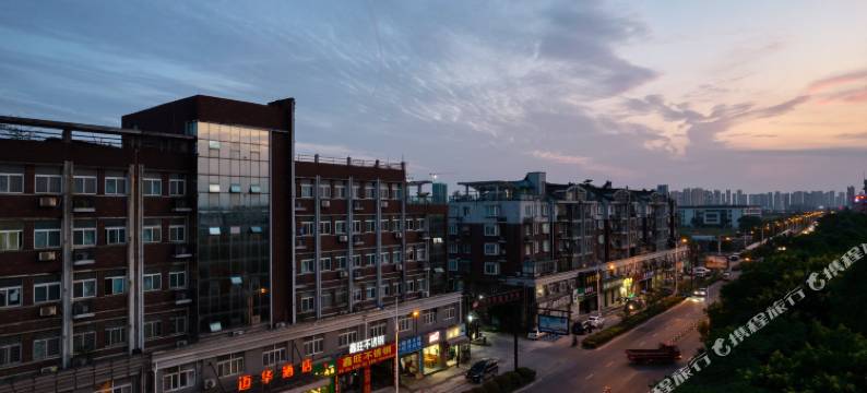 迈华酒店(杭州城北万象城好运街地铁站店)图片