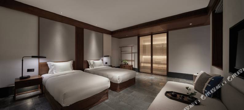 凤凰熊公馆(凤凰古城北门码头店)图片