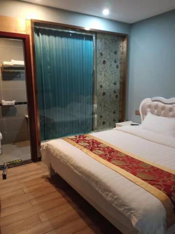 富顺镇鑫主题民宿