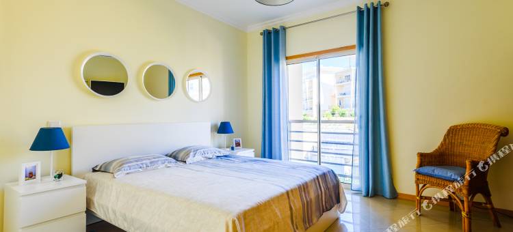 海景公寓，设有 3 个宽敞的露台、2 个游泳池和网球场(BnB Homes Ocean View Apartment with 3 Spacious Terraces, 2 Swimming Pools & Tennis Court)图片