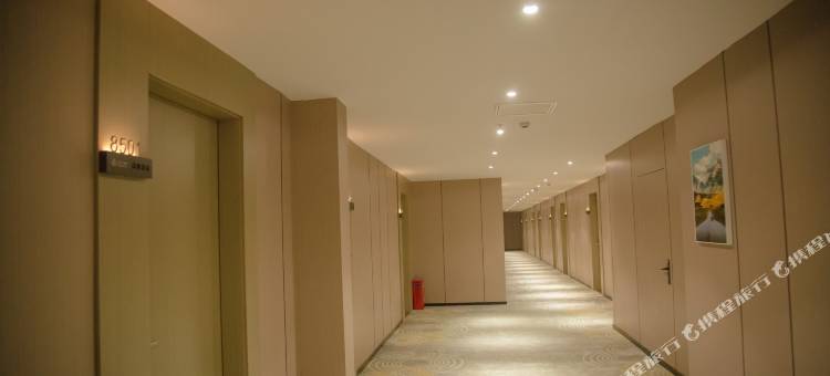 白玉兰酒店(溧阳苏宁广场西大街店)图片
