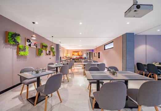 Homeinn Selected Hotel (Chengdu Jinniu Wanda Hepingchi)Hotel Overview