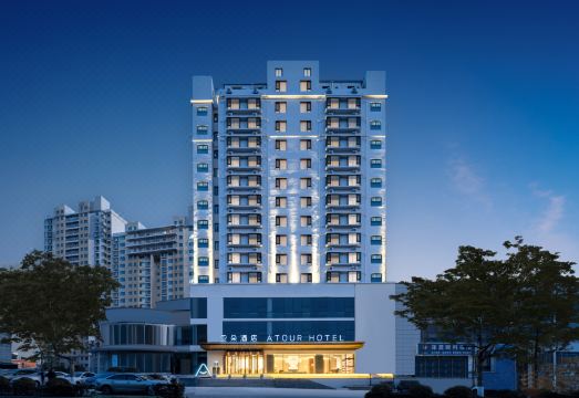 青岛五四广场万象城亚朵酒店外景图