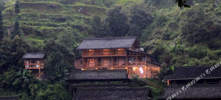 半山听雨民宿(大利侗寨店)图片