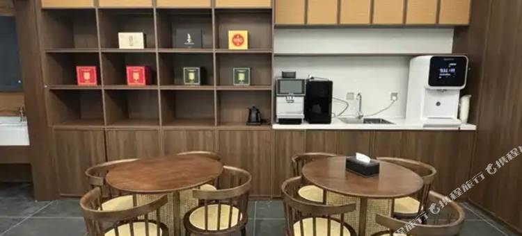 云上四季民宿(青岛同乐路环湖公园店)图片