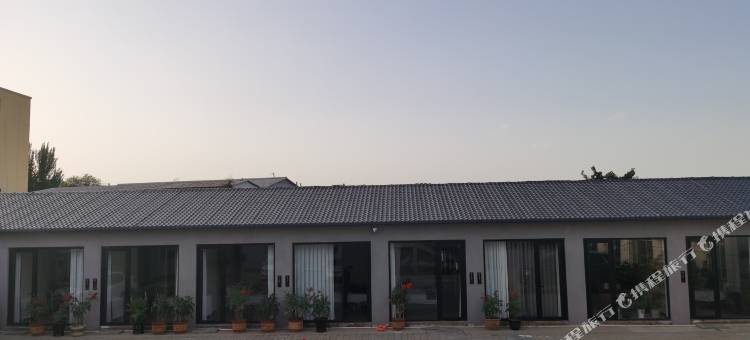 鸿莱酒店(赤峰永业广场店)图片