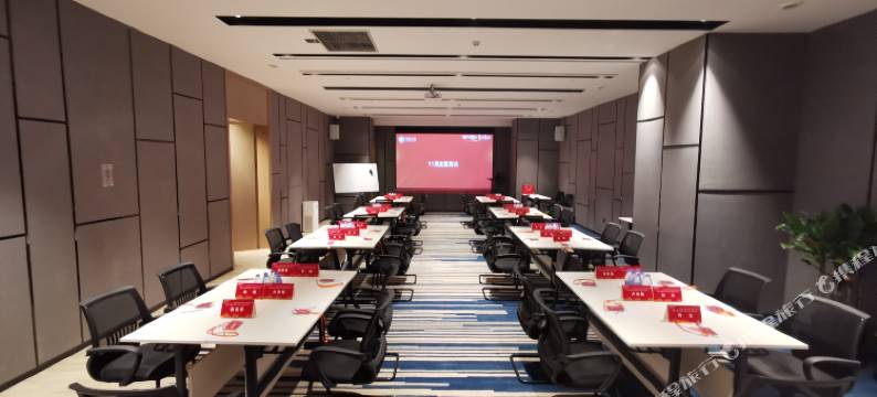 重庆观音桥紫薇路亚朵酒店图片