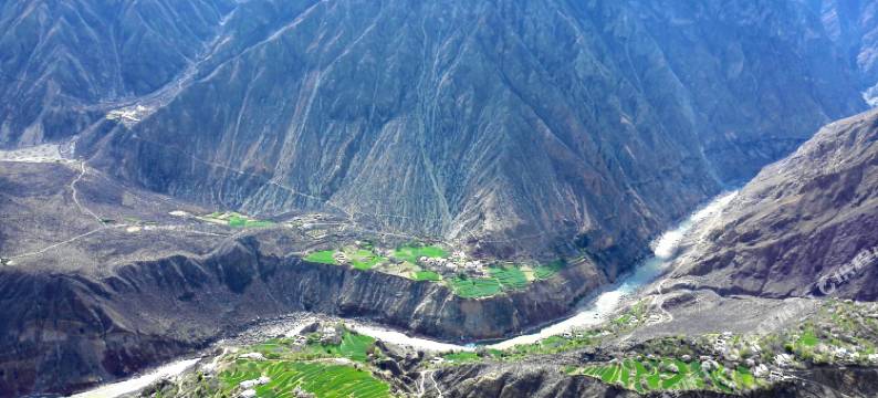 盐井珠穆朗玛酒店图片