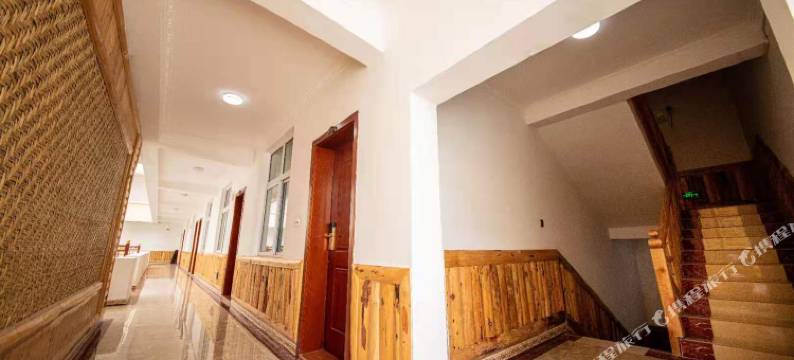 香格里拉邬萨民宿图片