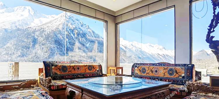 八宿铭景酒店(然乌湖店)图片