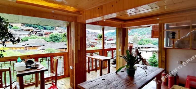 西江千户苗寨千寻山宿图片