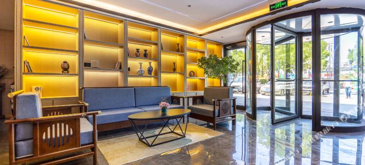 艺龙瑞云酒店(西宁城北区小桥大街店)图片