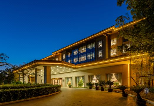 Green Harbour Banquet Hotel, Yingshang County Hotel Overview