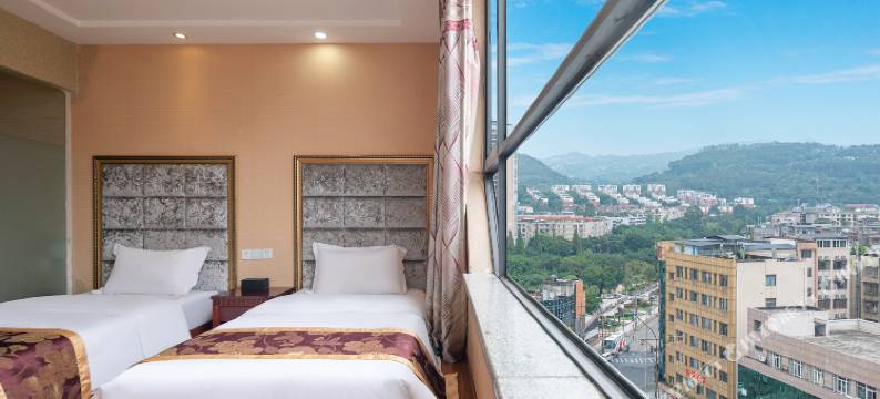 成都银鑫佳酒店(龙泉驿地铁站店)图片