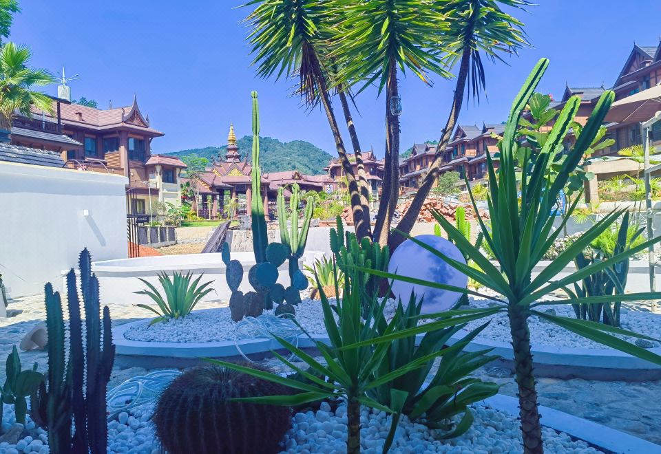 Mangshi Xishang Homestay (Yi Nationality Ancient Town Branch)Hotel Overview