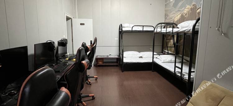 熊猫电竞宾馆(武汉城市建设职业技术学院店)图片