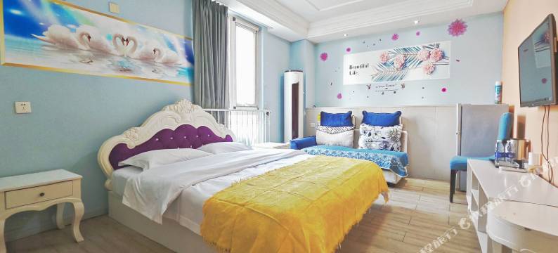 芭提雅电影民宿(青岛鲁邦风情街店)图片