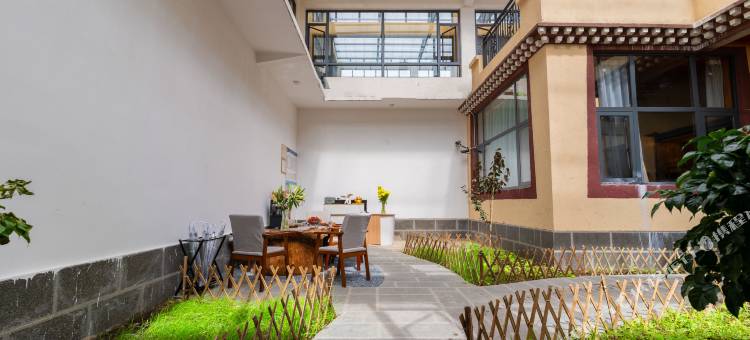 香格里拉过云隅宿民宿(独克宗古城店)图片