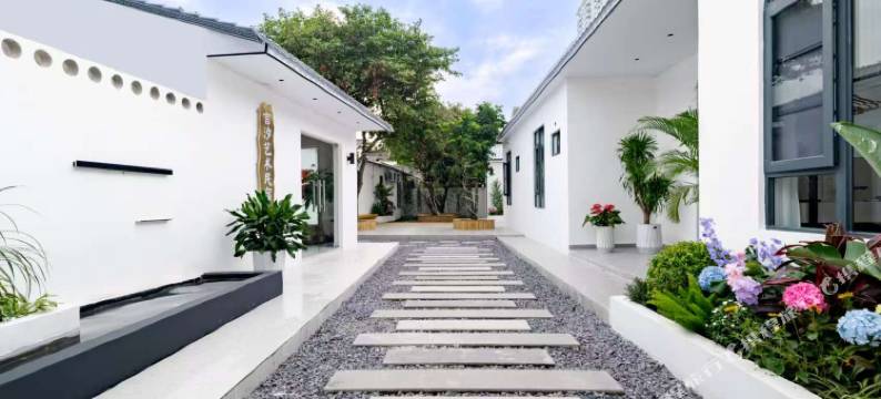 北海言汐艺术民宿(侨港风情街店)图片