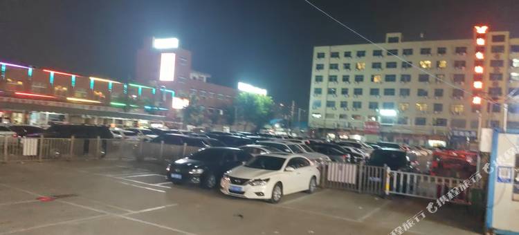 新郑都都小居酒店(郑州经贸学院高坡岩店)图片