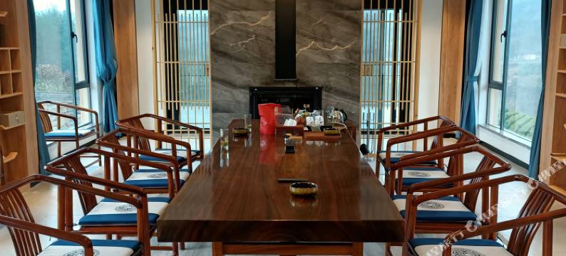 保康西岭山居图片