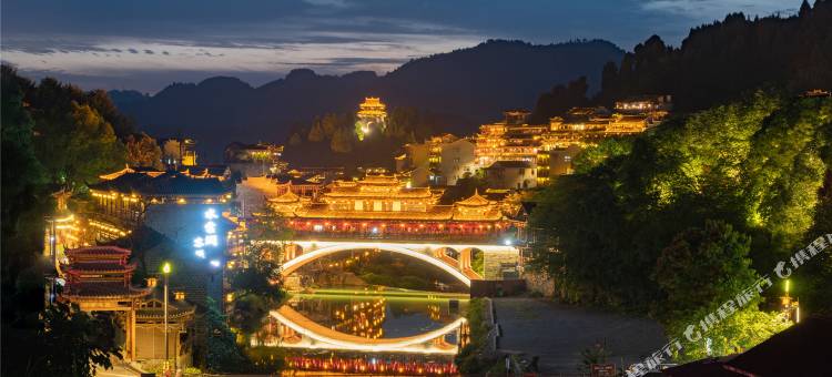 芙蓉镇南岸无敌全景观瀑客栈图片