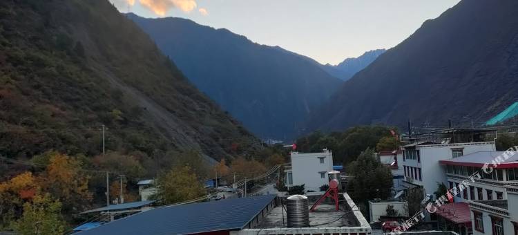 理县一颗印饭店图片