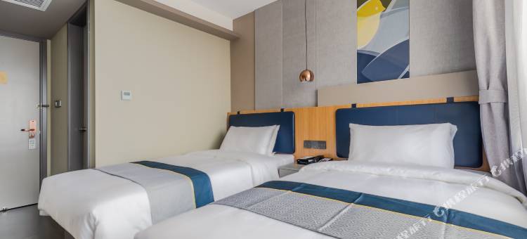 艺龙万国酒店(锦州火车站上海路店)图片