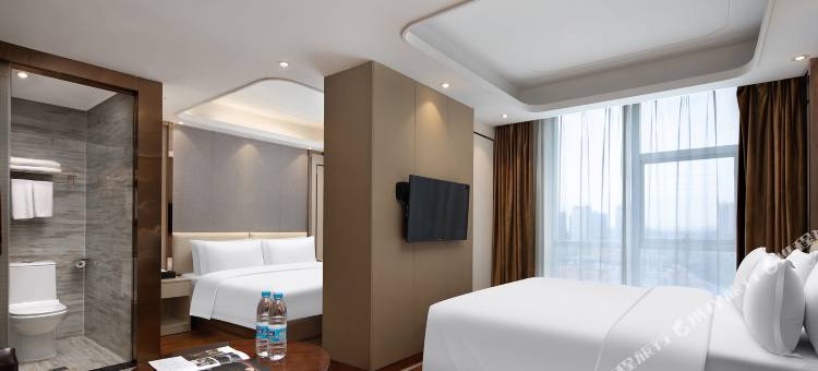 柏曼酒店(长沙万家丽北路水渡河地铁站店)图片